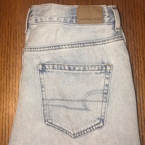 NWT American Eagle Mom Jeans
